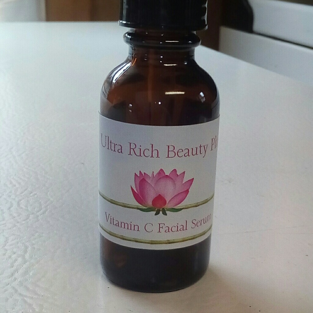 Vitamin C Facial Serum ( nwot)